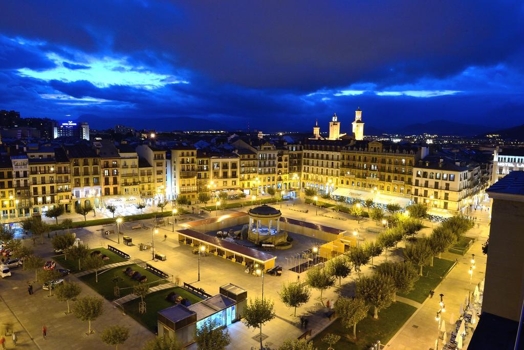 Hostal Arriazu Pamplona Exterior foto